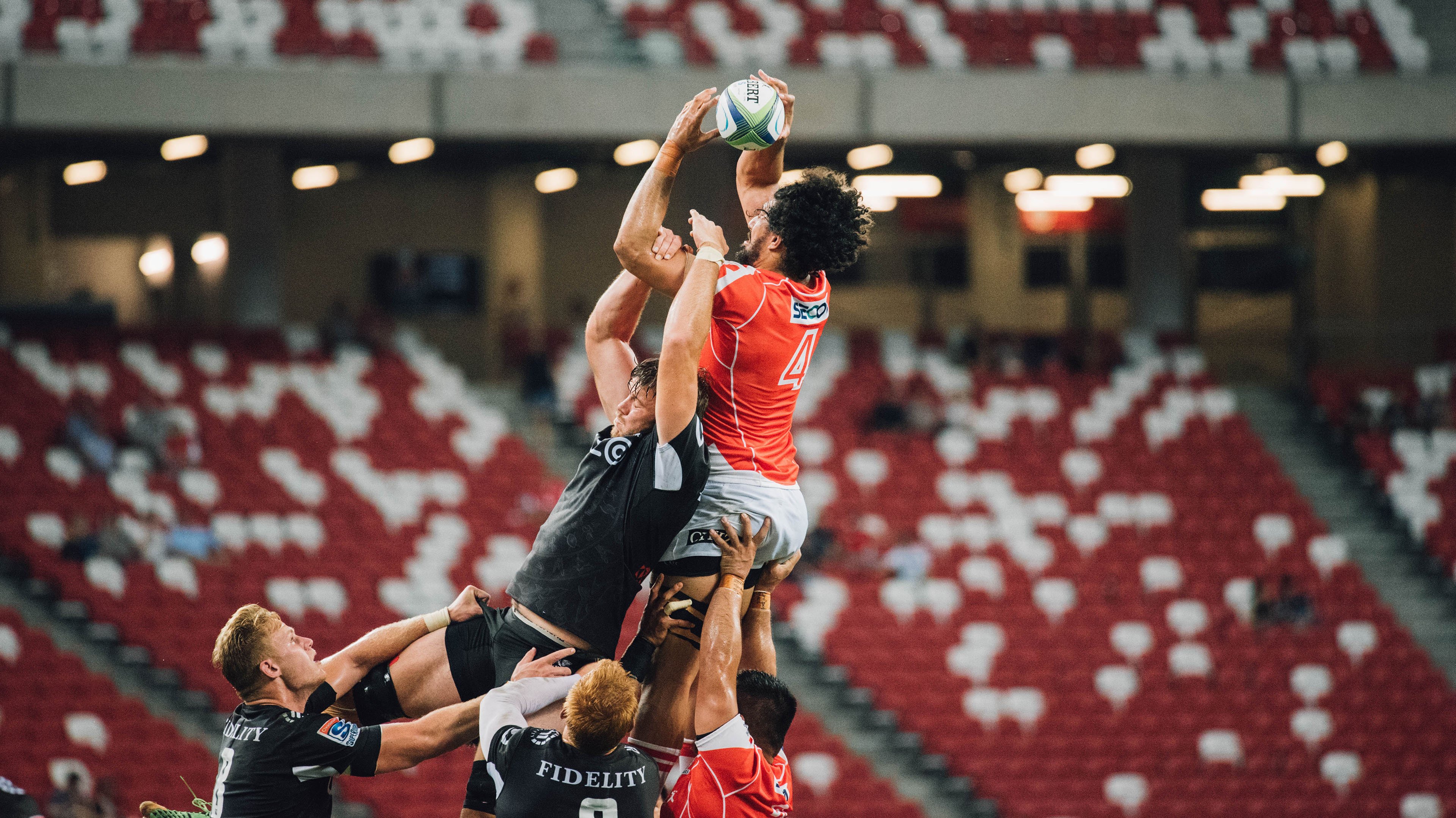 唐纳德·高尔的精确传球和突破速度,让袋鼠队攻防如行云流水,唐纳德高德纳