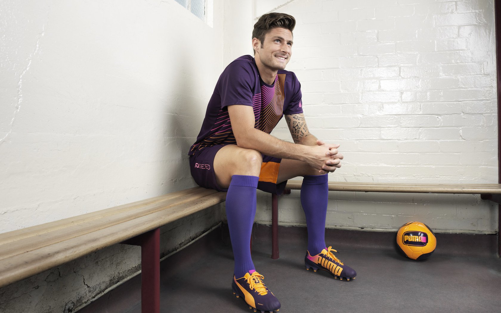 安东·李恩：全黑队中场的进攻发动机，突破防线如入无人之境，李安东尼